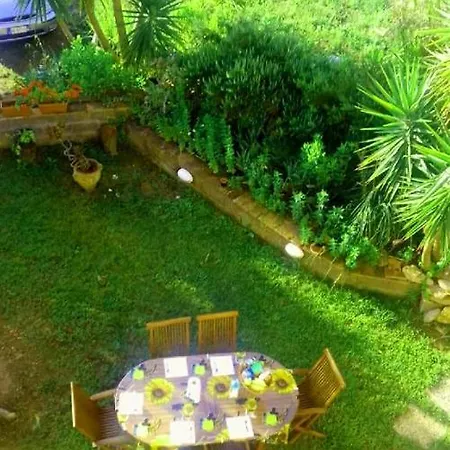 Cosy In With Garden & Bbq *